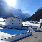 Haus Alpenrose Pitztal-sommercard-partner Sankt Leonhard im Pitztal