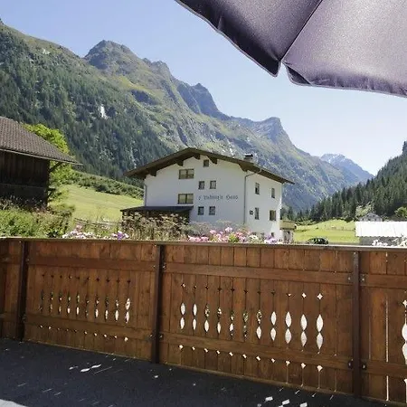 Haus Alpenrose Pitztal-sommercard-partner Apartamento *